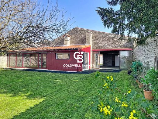 Luxury home in Benon, Charente-Maritime