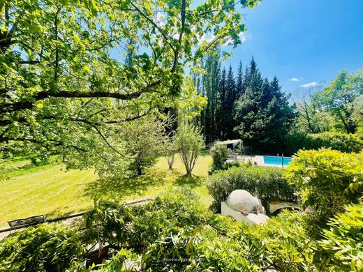 ‏בתי יוקרה ב  Villecroze, Var