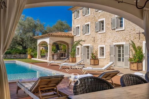 Luxe woning in Mougins, Alpes-Maritimes