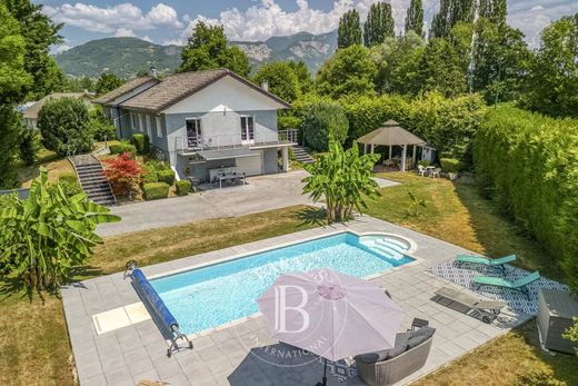 Luxe woning in Amancy, Haute-Savoie