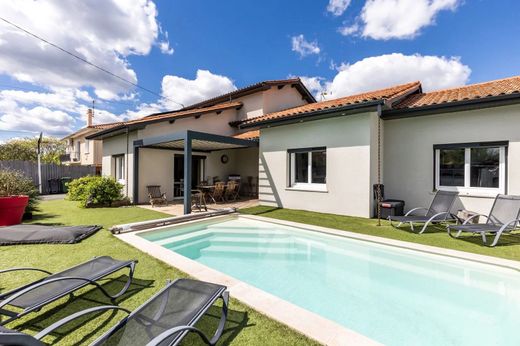 Casa di lusso a Pessac, Gironda