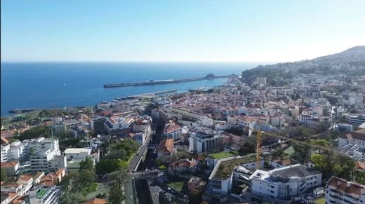Apartment / Etagenwohnung in Funchal, Madeira