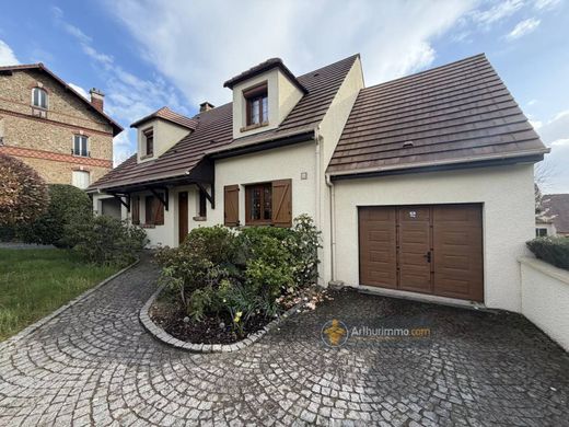Luxury home in Condé-Sainte-Libiaire, Seine-et-Marne