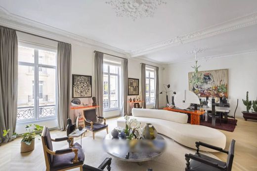Apartment in Champs-Elysées, Madeleine, Triangle d’or, Paris