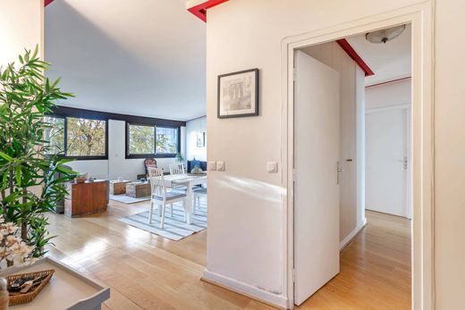 Apartment in Motte-Picquet, Commerce, Necker, Paris