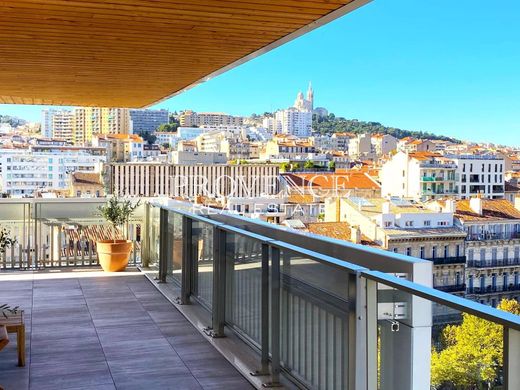 Apartment / Etagenwohnung in Marseille, Bouches-du-Rhône