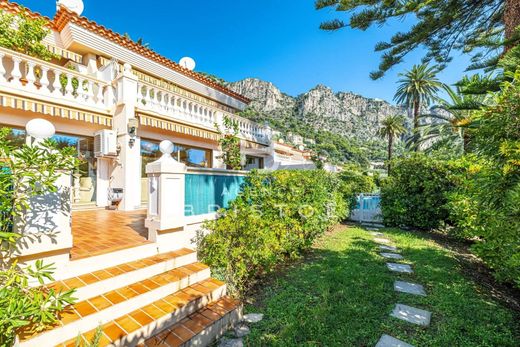 Apartment / Etagenwohnung in Beaulieu-sur-Mer, Alpes-Maritimes