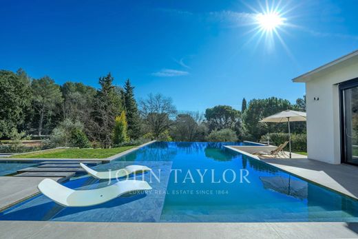 Villa in Roquefort-les-Pins, Alpes-Maritimes