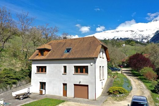 Элитный дом, Saint-Baudille-et-Pipet, Isère