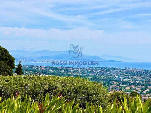 Apartment / Etagenwohnung in Cannes, Alpes-Maritimes
