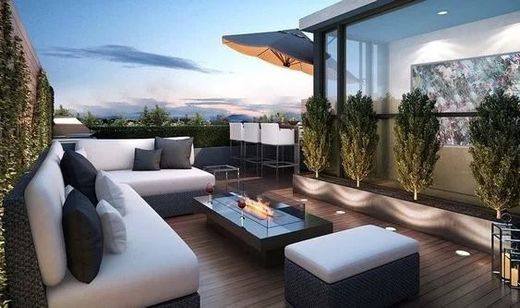 Apartment in Puteaux, Hauts-de-Seine