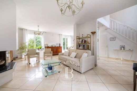 Luxury home in Le Chesnay, Yvelines