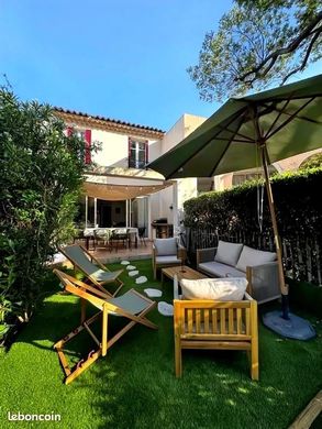 호화 저택 / 그리모드, Var