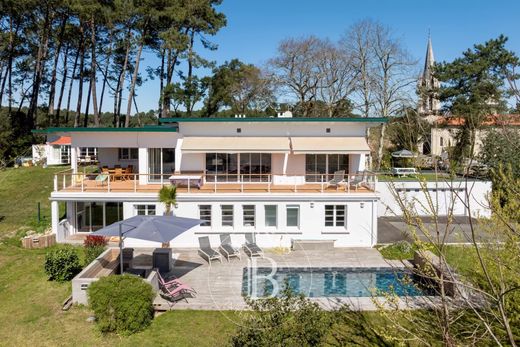 Luxury home in Seignosse, Landes