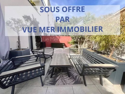 Apartment in Le Lavandou, Var