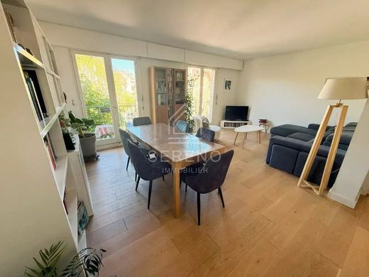 Apartment / Etagenwohnung in Nogent-sur-Marne, Val-de-Marne