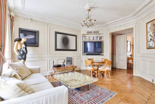 套间/公寓  Champs-Elysées, Madeleine, Triangle d’or, Paris