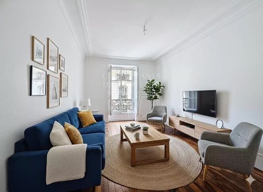 Apartment in Saint-Germain, Odéon, Monnaie, Paris