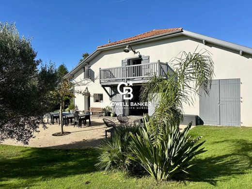 Luxury home in Saubrigues, Landes