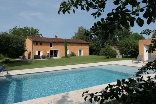 Luxus-Haus in Caraman, Haute-Garonne