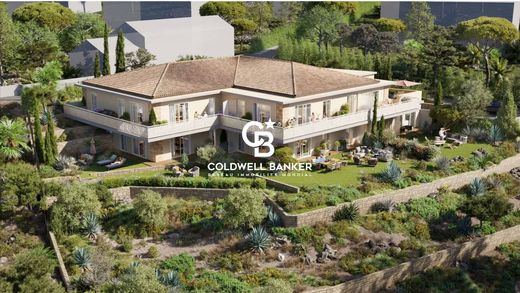 Apartment / Etagenwohnung in Cannes, Alpes-Maritimes