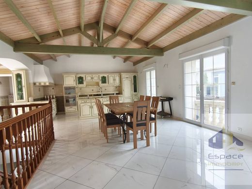 Luxury home in La Rochelle, Charente-Maritime