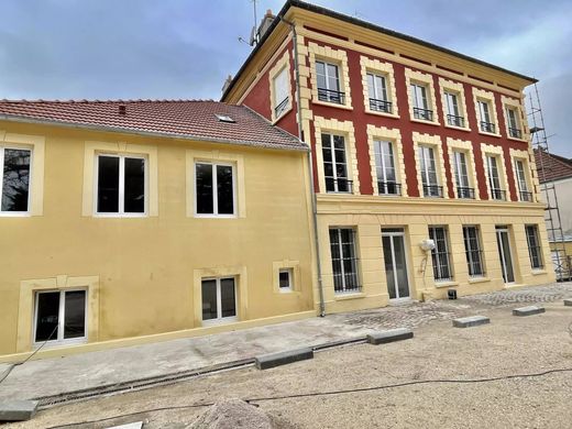 Wohnkomplexe in Lizy-sur-Ourcq, Seine-et-Marne