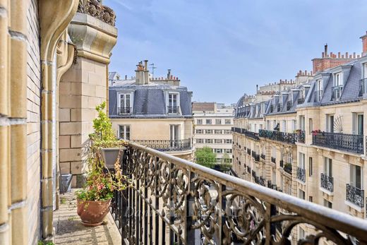 Apartment in La Muette, Auteuil, Porte Dauphine, Paris