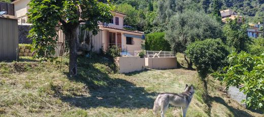 Apartment / Etagenwohnung in Tourrette-Levens, Alpes-Maritimes