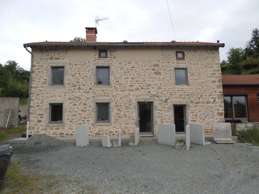 Luxe woning in Saint-André-d'Apchon, Loire