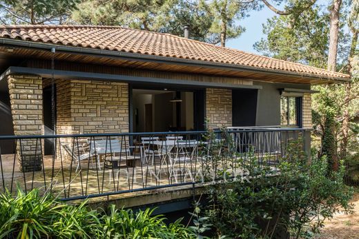 Villa in Lège-Cap-Ferret, Gironde