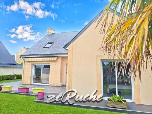 Casa di lusso a Grandcamp-Maisy, Calvados