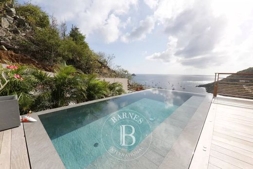 ﻓﻴﻼ ﻓﻲ Corossol