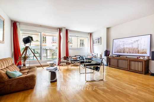 Apartment / Etagenwohnung in Tour Eiffel, Invalides – Ecole Militaire, Saint-Thomas d’Aquin, Paris