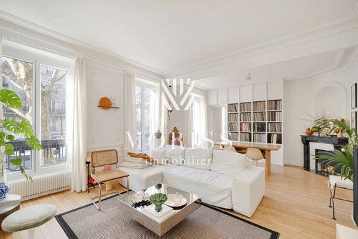 Appartamento a Montmartre, Abbesses, Grandes-Carrières, Parigi