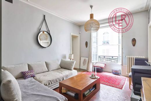 Apartment in Canal Saint Martin, Château d’Eau, Porte Saint-Denis, Paris