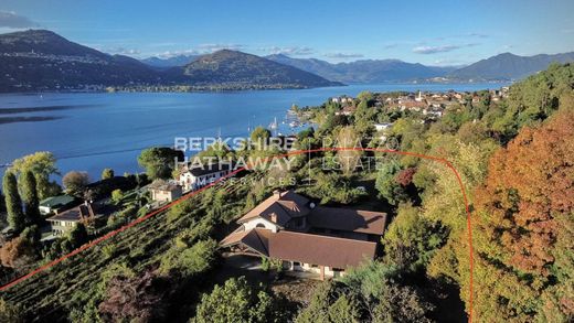 빌라 / Ranco, Provincia di Varese