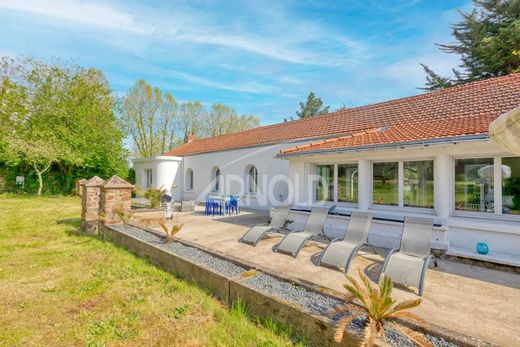 Luxus-Haus in Le Pellerin, Loire-Atlantique