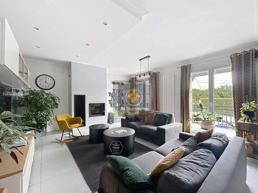 Luxus-Haus in Yerres, Essonne