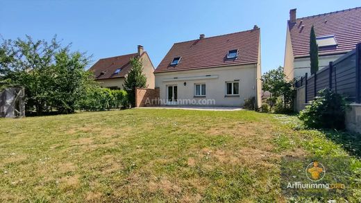 Luxus-Haus in Bondoufle, Essonne