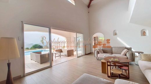 Luxe woning in Bastelicaccia, South Corsica