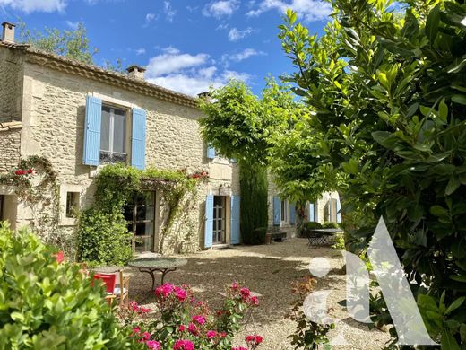 Rural or Farmhouse in Saint-Étienne-du-Grès, Bouches-du-Rhône