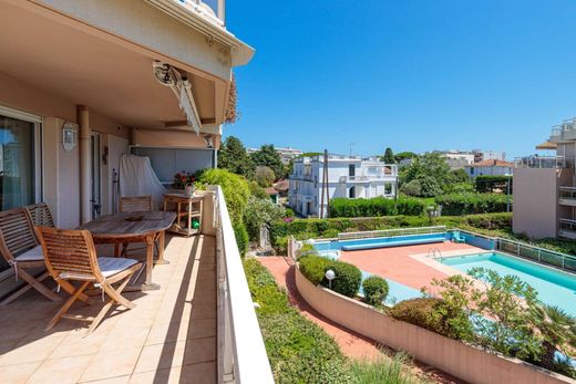 Juan-les-Pins, Alpes-Maritimesのアパートメント