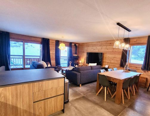 Apartment / Etagenwohnung in Vars, Hautes-Alpes