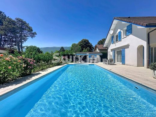 Luxury home in Saint-Genis-Pouilly, Ain