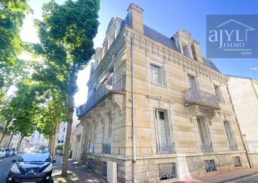 Villa a Vichy, Allier