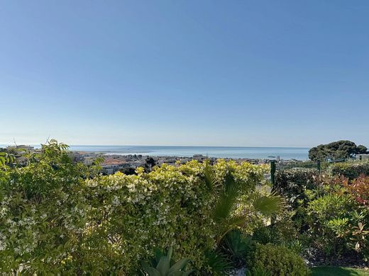 Apartment in Saint-Laurent-du-Var, Alpes-Maritimes