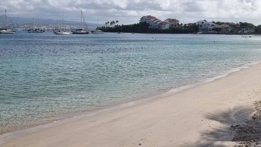 Apartment / Etagenwohnung in Les Trois-Îlets, Martinique