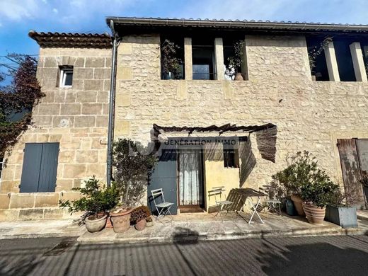 Fontvieille, Bouches-du-Rhôneの高級住宅