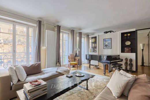 Apartment in La Muette, Auteuil, Porte Dauphine, Paris